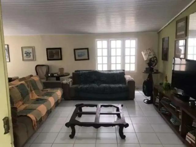 Casa / Sobrado para Locação em Salvador/BA Amaralina 5 Quartos