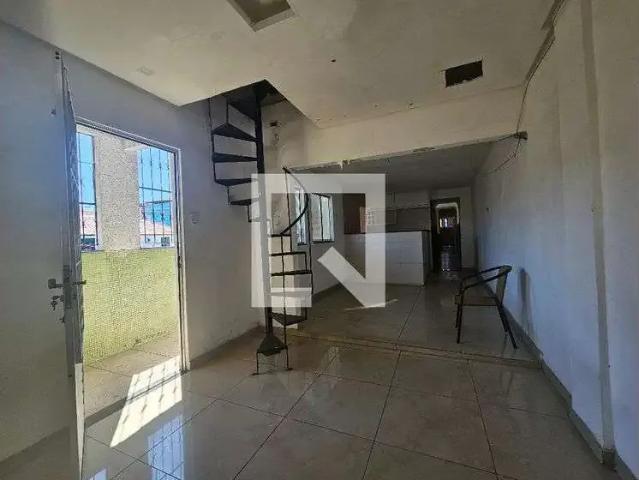 Casa / Sobrado para Locação em Salvador/BA Barbalho 5 Quartos