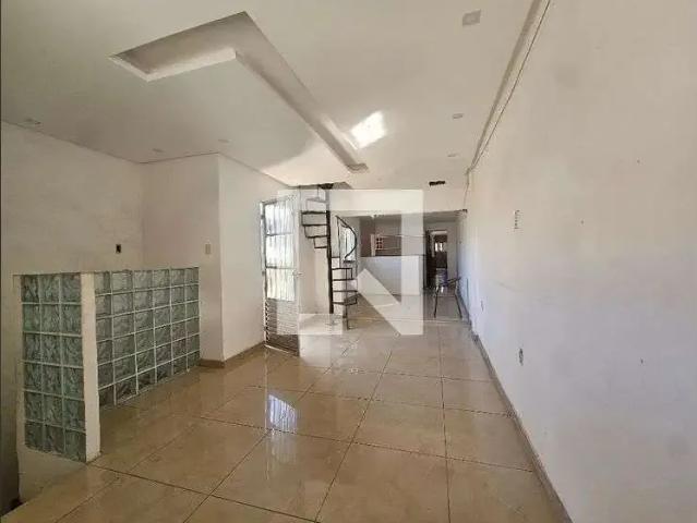 Casa / Sobrado para Locação em Salvador/BA Barbalho 5 Quartos