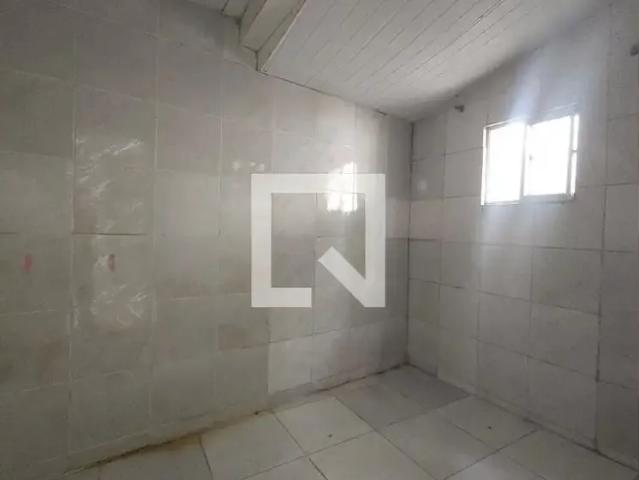 Casa / Sobrado para Locação em Salvador/BA Boca do Rio 2 Quartos