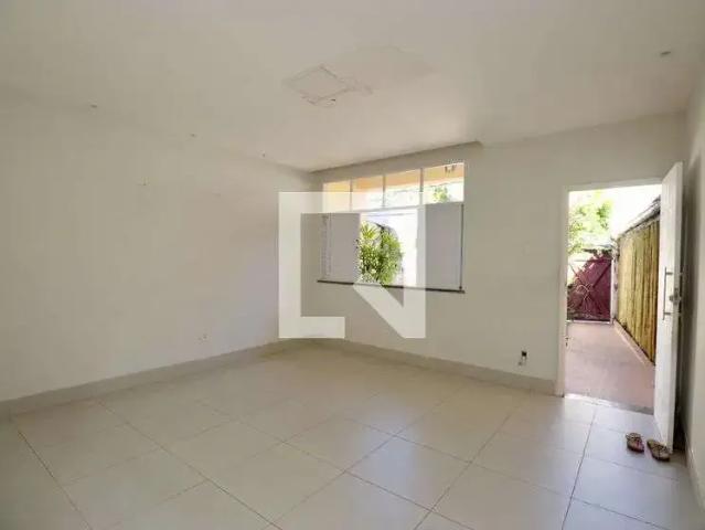 Casa / Sobrado para Locação em Salvador/BA Brotas 3 Quartos