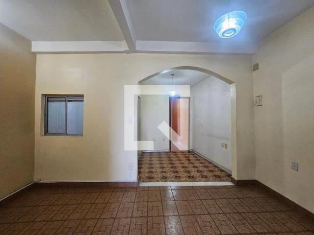 Casa / Sobrado para Locação em Salvador/BA Brotas 2 Quartos