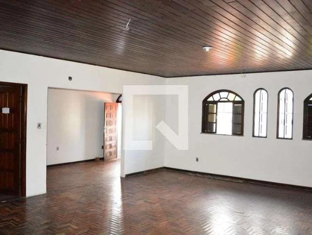 Casa / Sobrado para Locação em Salvador/BA Caminho das Árvores 2 Quartos