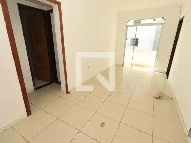 Casa / Sobrado para Locação em Salvador/BA Cabula VI 2 Quartos