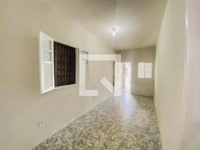 Casa / Sobrado para Locação em Salvador/BA Caixa D'Água 2 Quartos