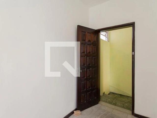 Casa / Sobrado para Locação em Salvador/BA Comércio 3 Quartos