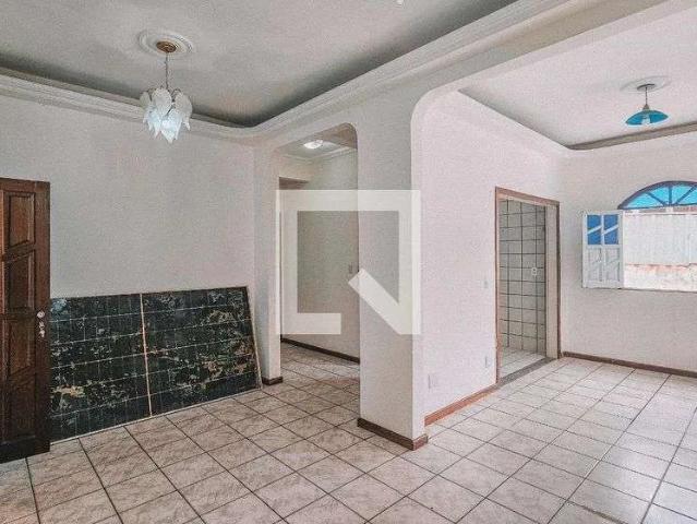 Casa / Sobrado para Locação em Salvador/BA Daniel Lisboa 2 Quartos