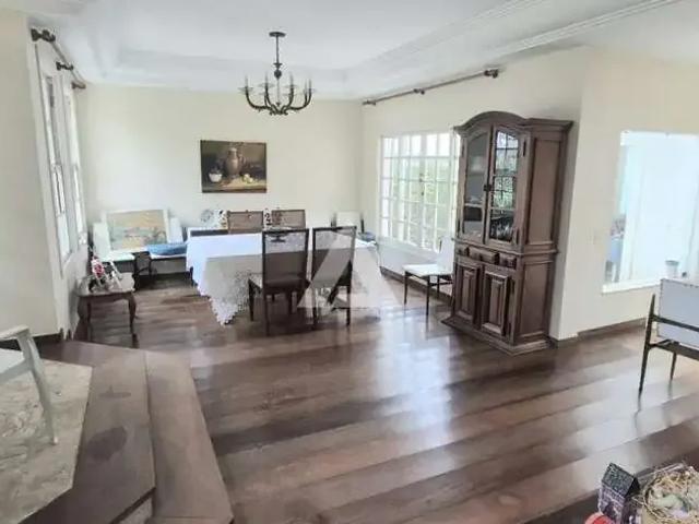 Casa / Sobrado para Locação em Salvador/BA Itaigara 4 Quartos
