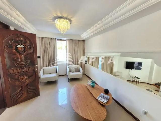 Casa / Sobrado para Locação em Salvador/BA Itaigara 4 Quartos
