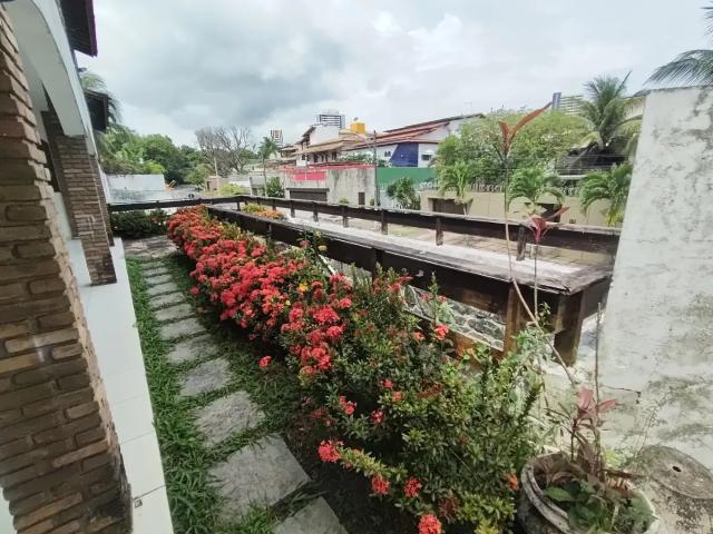 Casa / Sobrado para Locação em Salvador/BA Itaigara 7 Quartos