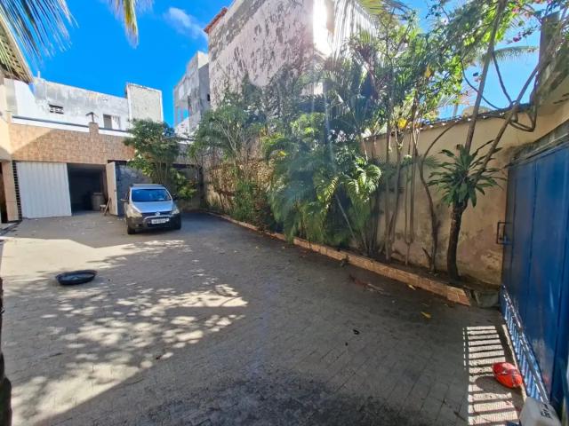 Casa / Sobrado para Locação em Salvador/BA Itapuã 4 Quartos