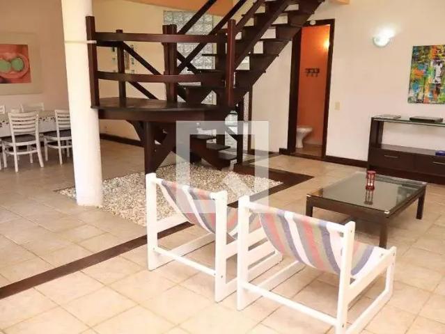 Casa / Sobrado para Locação em Salvador/BA Itapuã 5 Quartos