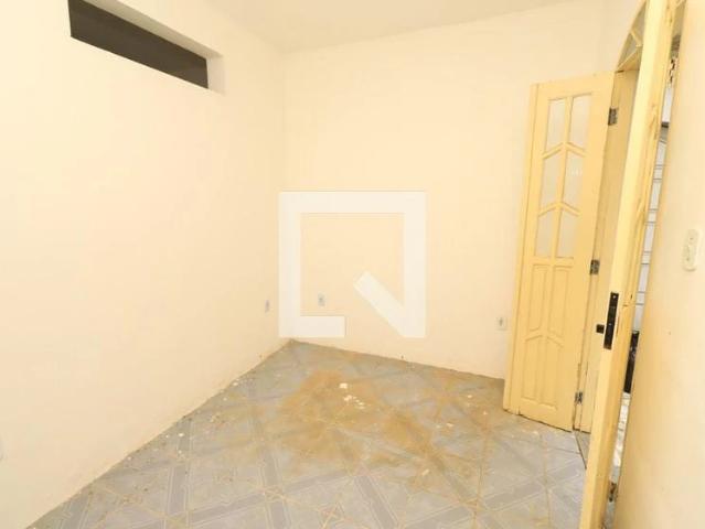 Casa / Sobrado para Locação em Salvador/BA Itapuã 1 Quartos