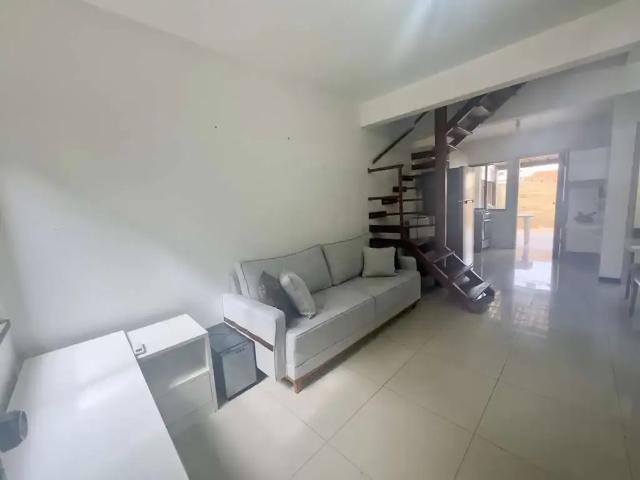 Casa / Sobrado para Locação em Salvador/BA Itapuã 2 Quartos