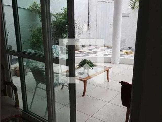 Casa / Sobrado para Locação em Salvador/BA Itapuã 3 Quartos
