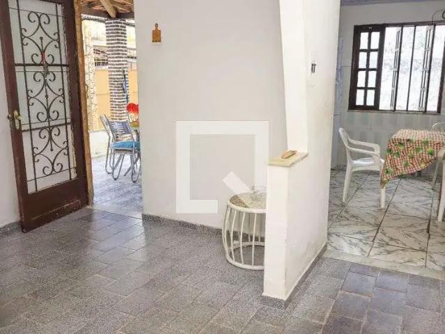 Casa / Sobrado para Locação em Salvador/BA Jardim das Margaridas 6 Quartos