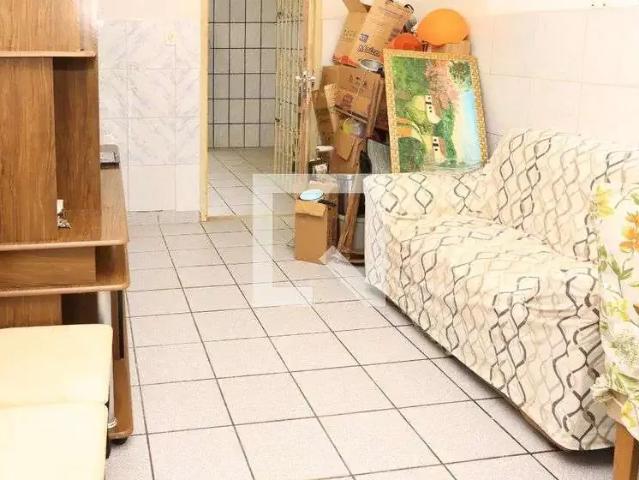 Casa / Sobrado para Locação em Salvador/BA Pernambués 2 Quartos