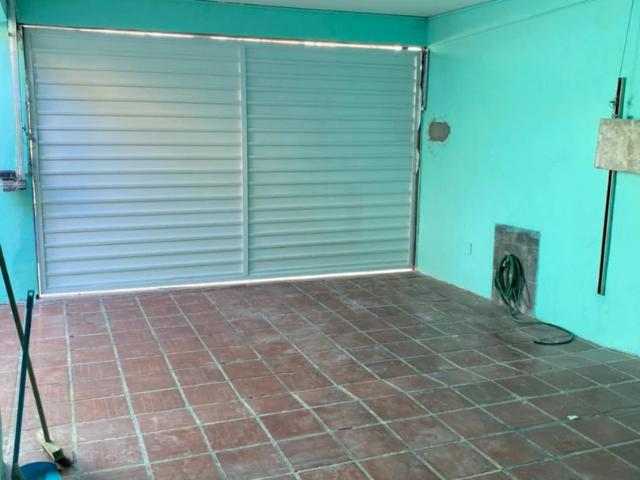 Casa / Sobrado para Locação em Salvador/BA Pernambués 3 Quartos