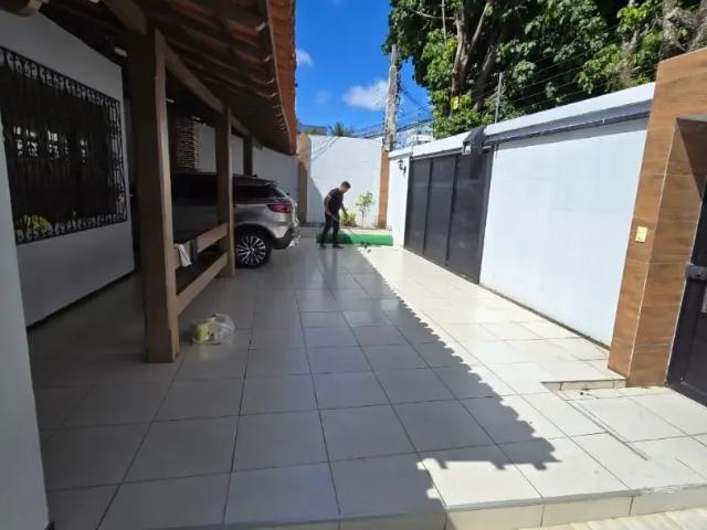 Casa / Sobrado para Locação em Salvador/BA Pernambués 4 Quartos