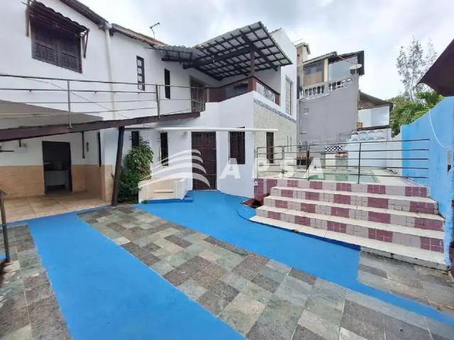Casa / Sobrado para Locação em Salvador/BA Piatã 10 Quartos