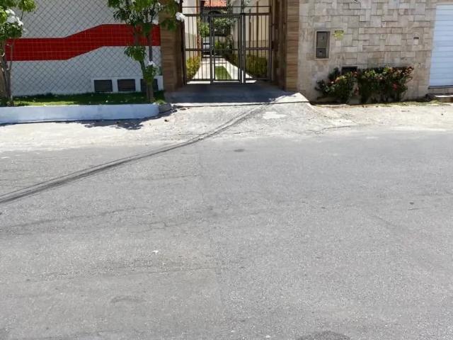 Casa / Sobrado para Locação em Salvador/BA Piatã 2 Quartos
