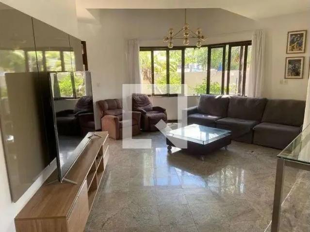 Casa / Sobrado para Locação em Salvador/BA Piatã 5 Quartos