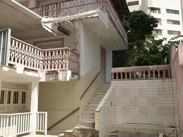 Casa / Sobrado para Locação em Salvador/BA Pituba 8 Quartos