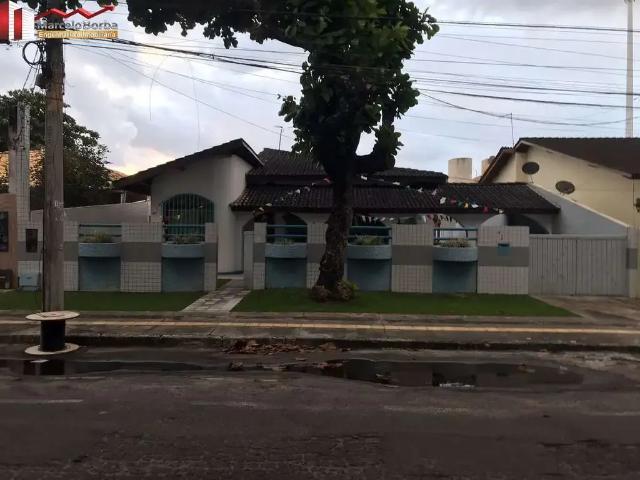 Casa / Sobrado para Locação em Salvador/BA Praia do Flamengo 4 Quartos
