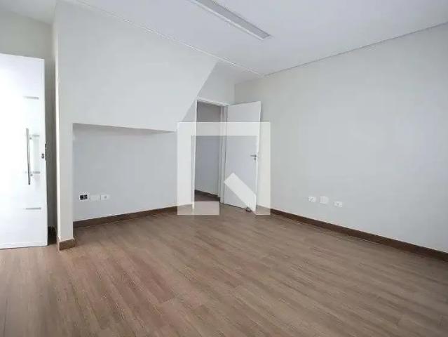 Casa / Sobrado para Locação em Santo André/SP Jardim 2 Quartos