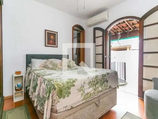 Casa / Sobrado para Locação em Santo André/SP Jardim Stella 2 Quartos