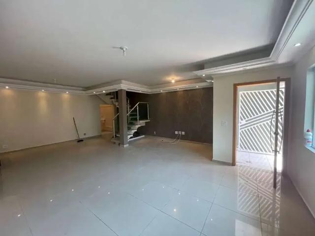Casa / Sobrado para Locação em Santo André/SP Parque Gerassi 2 Quartos
