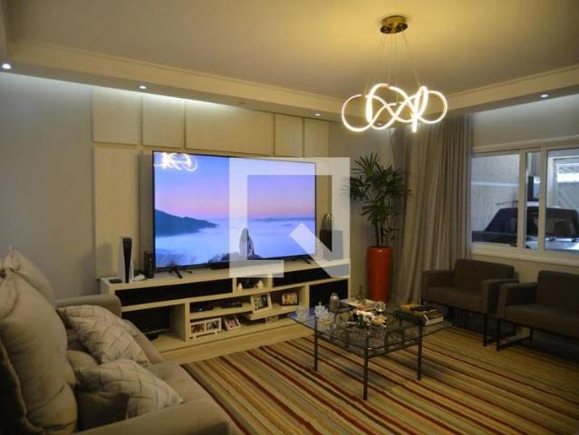 Casa / Sobrado para Locação em Santo André/SP Parque João Ramalho 3 Quartos