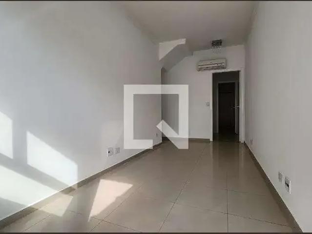 Casa / Sobrado para Locação em Santos/SP Aparecida 2 Quartos