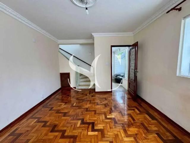 Casa / Sobrado para Locação em Santos/SP Aparecida 3 Quartos