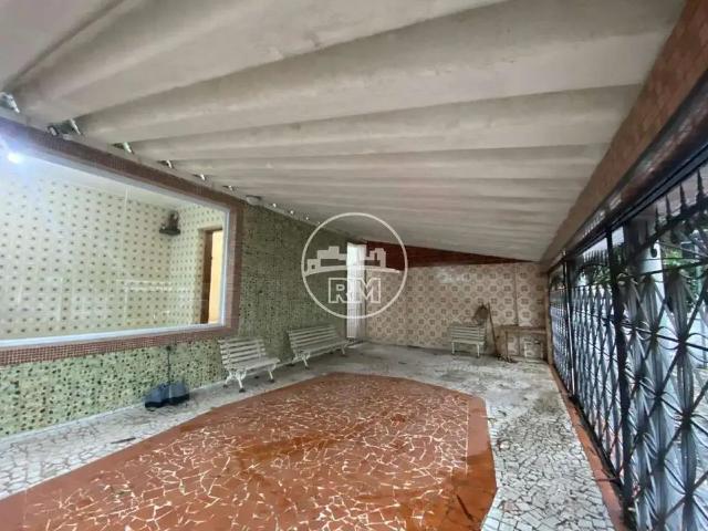 Casa / Sobrado para Locação em Santos/SP Aparecida 4 Quartos