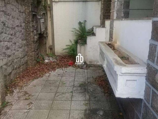 Casa / Sobrado para Locação em Santos/SP Gonzaga