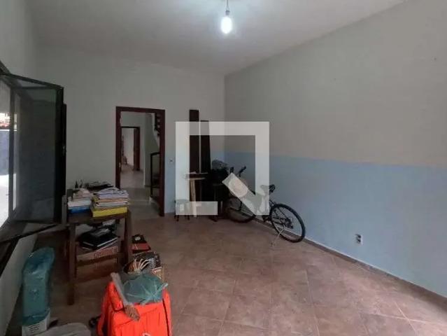Casa / Sobrado para Locação em Santos/SP Gonzaga 4 Quartos