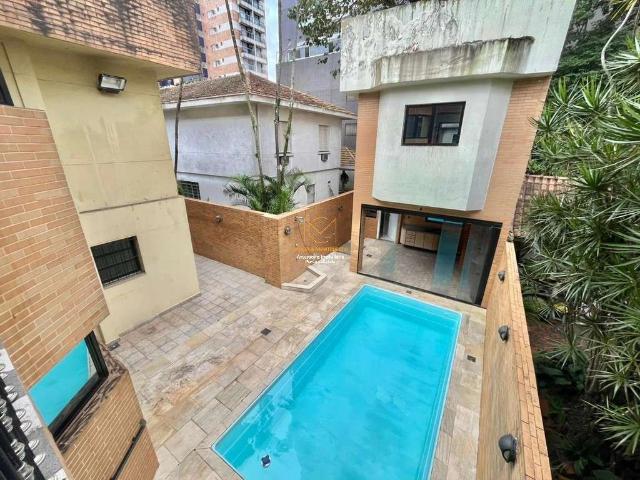 Casa / Sobrado para Locação em Santos/SP Gonzaga 6 Quartos