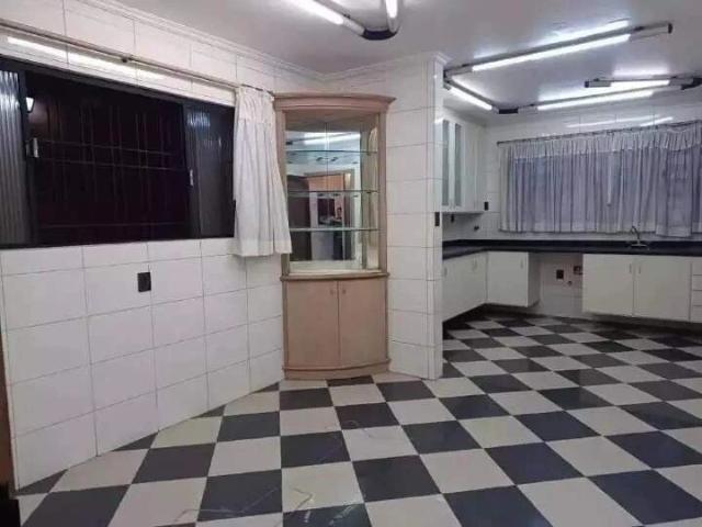 Casa / Sobrado para Locação em Santos/SP Gonzaga 6 Quartos