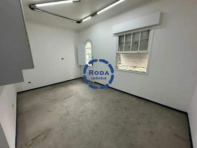 Casa / Sobrado para Locação em Santos/SP Gonzaga 8 Quartos