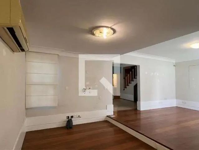 Casa / Sobrado para Locação em Santos/SP Gonzaga 3 Quartos