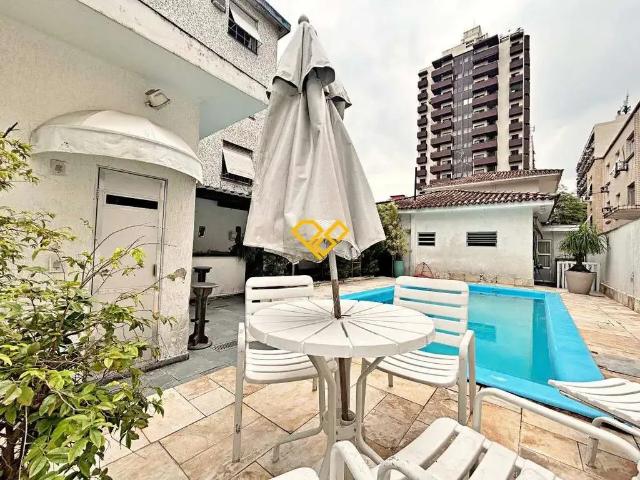 Casa / Sobrado para Locação em Santos/SP Gonzaga 3 Quartos