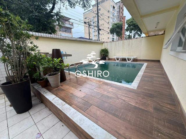Casa / Sobrado para Locação em Santos/SP Embaré 3 Quartos