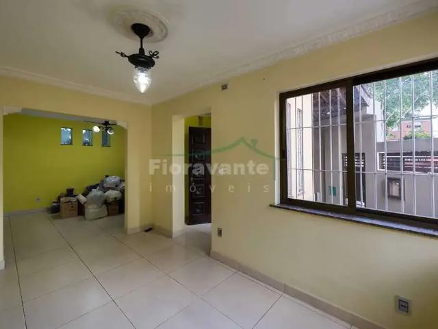 Casa / Sobrado para Locação em Santos/SP Embaré 3 Quartos