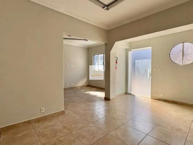 Casa / Sobrado para Locação em Santos/SP Embaré 3 Quartos