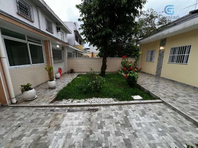 Casa / Sobrado para Locação em Santos/SP Embaré 3 Quartos