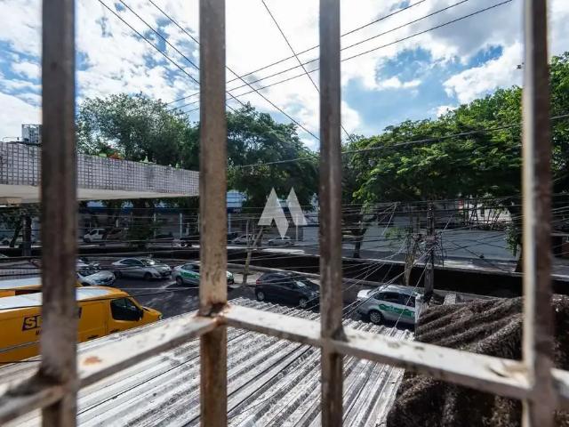 Casa / Sobrado para Locação em Santos/SP Embaré 3 Quartos