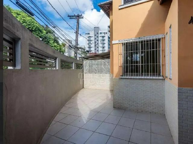 Casa / Sobrado para Locação em Santos/SP Embaré 3 Quartos