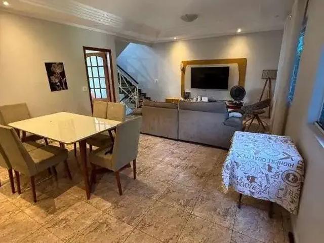 Casa / Sobrado para Locação em Santos/SP Embaré 3 Quartos