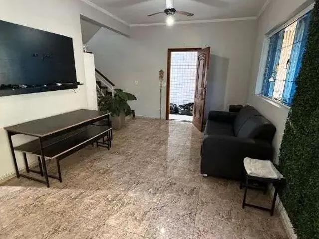 Casa / Sobrado para Locação em Santos/SP Embaré 3 Quartos